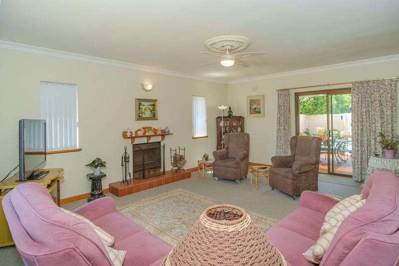 3 Bedroom Property for Sale in Meadowridge Western Cape